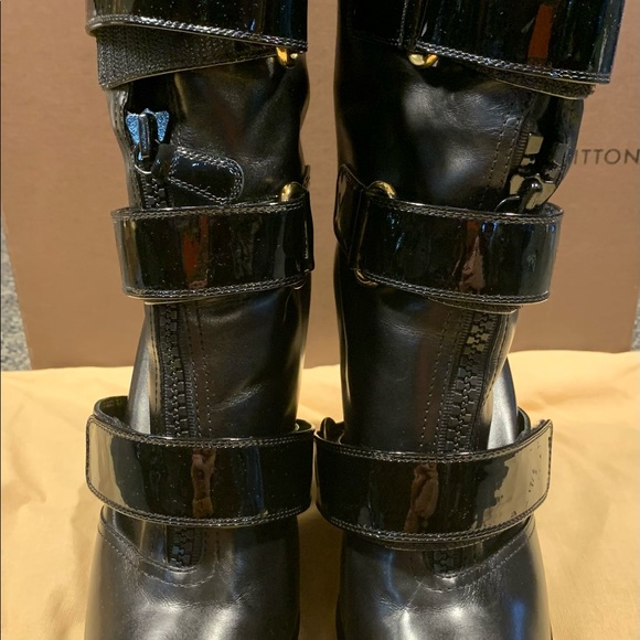 100% Authentic Louis Vuitton Runway Black Leather Wedge Multi Strap Boots - Picture 6 of 12